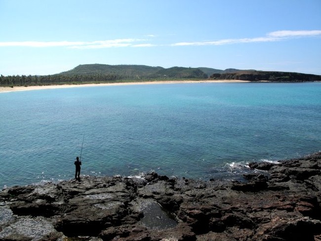 Pantai Tanjung Aan : Pesona Ketenangan di Lombok Selatan