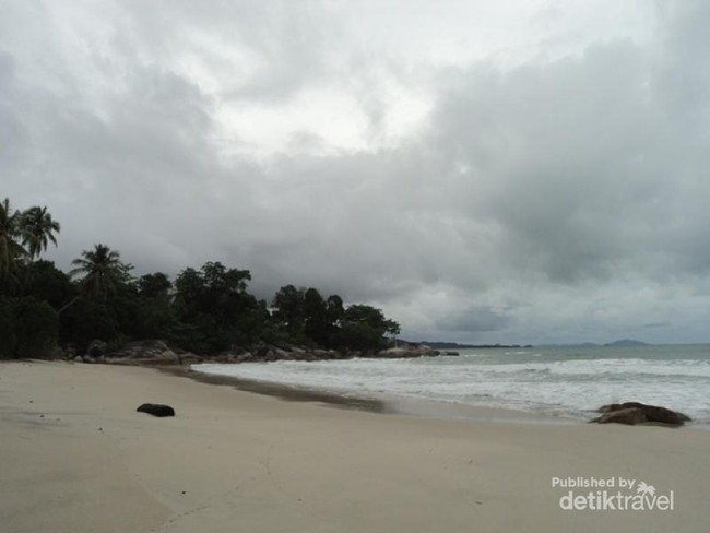 Pantai Tanjung Kelayang Juga Ada di Bangka