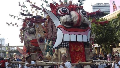 Parade Topeng di Jakarnaval 2014