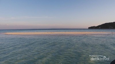 Pasir Timbul, Tempat Unik Nan Cantik di Raja Ampat