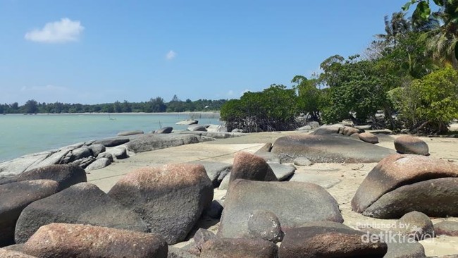 Pasti Asyik, Namanya Saja Pantai Teluk Gembira