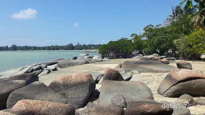 Pasti Asyik, Namanya Saja Pantai Teluk Gembira