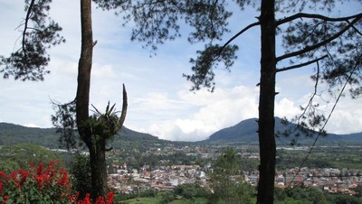 Pemandangan Indah Tiada Dua Dari Bukit Gundaling