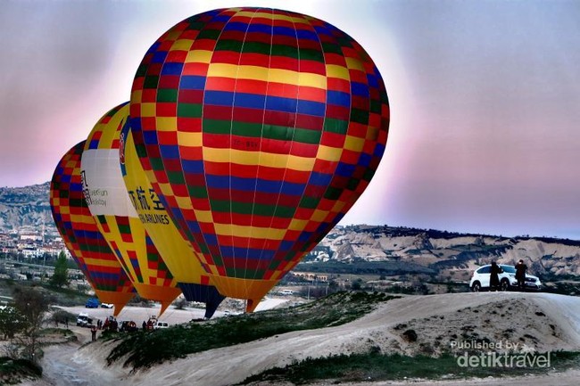 Pemandangan Menakjubkan dari Naik Balon Udara di Turki
