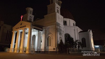 Penampakan Berbeda Ikon-ikon Semarang Saat Malam Hari