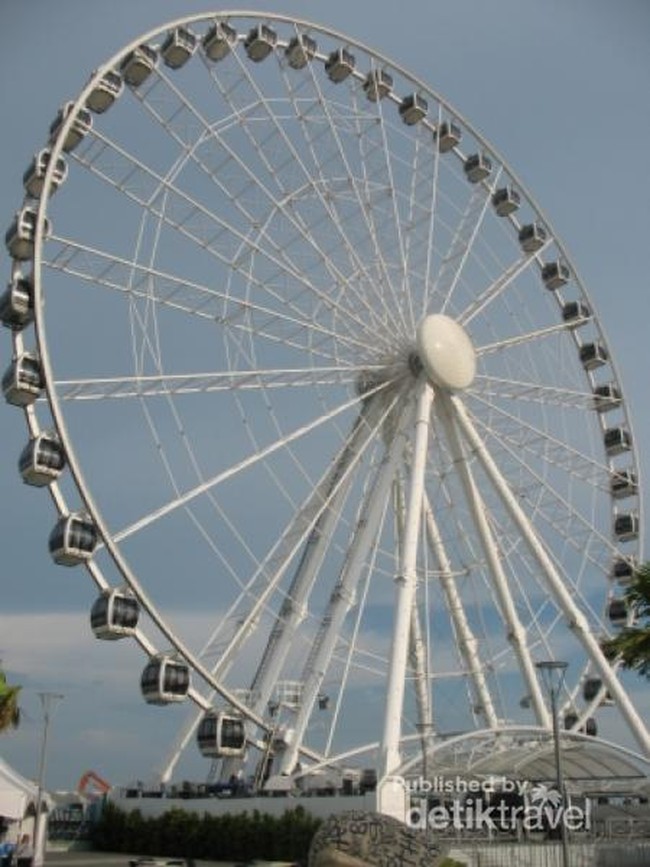 Penampakan Kota Melaka dari Bianglala Eye On Malaysia