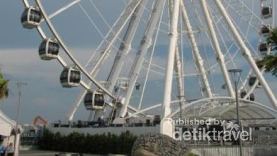 Penampakan Kota Melaka dari Bianglala Eye On Malaysia