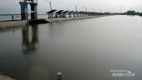Penampakan Pantai di Pinggir Kota Medan