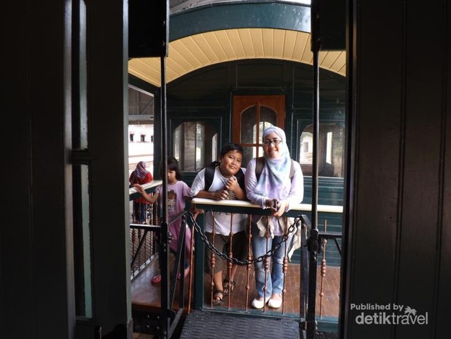 Pengalaman Naik Kereta Api Antik di Ambarawa