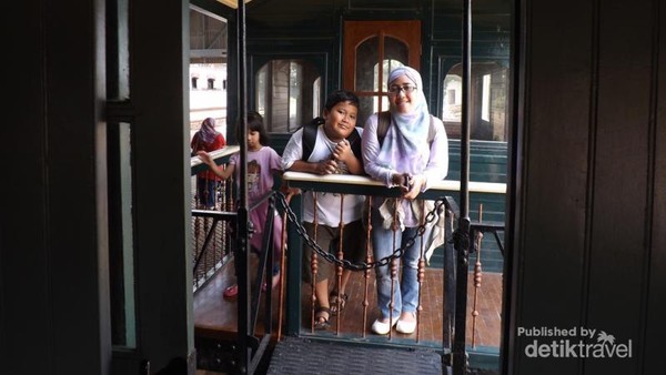 Pengalaman Naik Kereta Api Antik di Ambarawa
