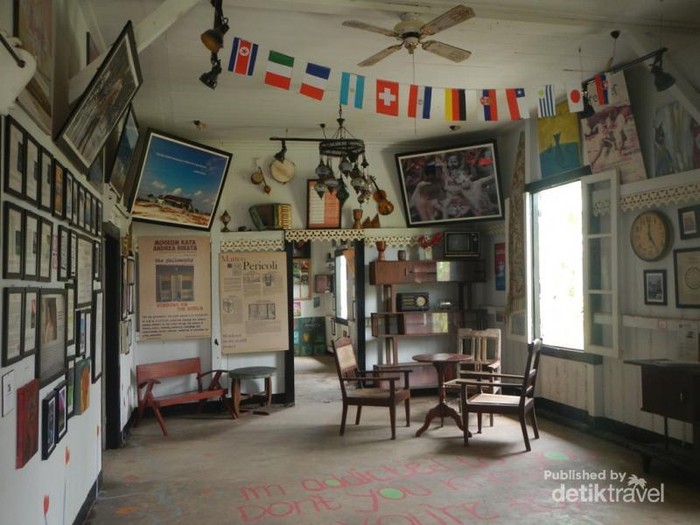 Penuh Inspirasi di Museum Kata Andrea Hirata