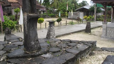 Perahu Batu di Desa Sangkiat Dol