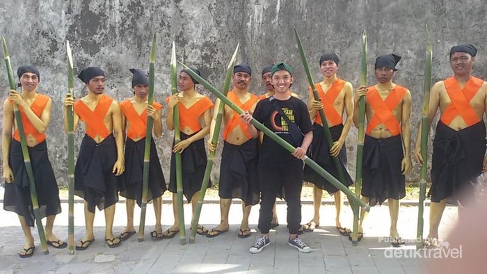 Perjalanan dari Depok ke Ternate Demi Berburu Gerhana