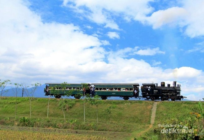 Perjalanan Klasik dengan Kereta Uap di Ambarawa