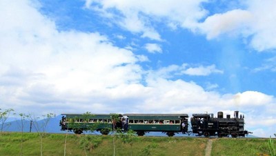 Perjalanan Klasik dengan Kereta Uap di Ambarawa