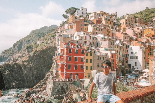 Pesona 5 Desa Warna Warni di Italia