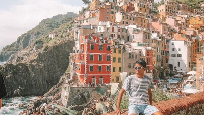 Pesona 5 Desa Warna Warni di Italia