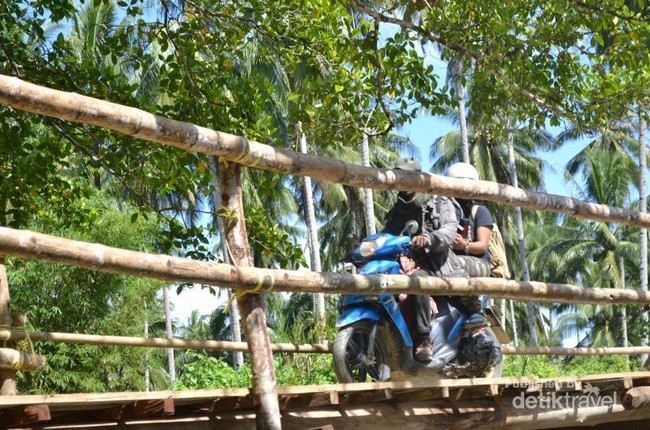 Pesona Air Terjun Tumburano di Sulawesi Tenggara