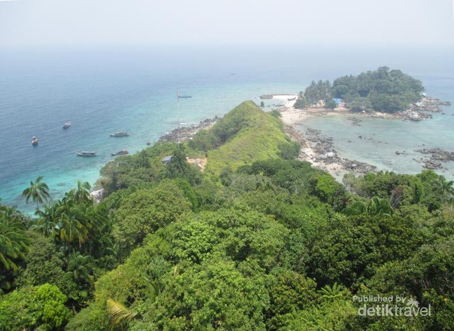 Pesona Selat Malaka dari Puncak Mercusuar