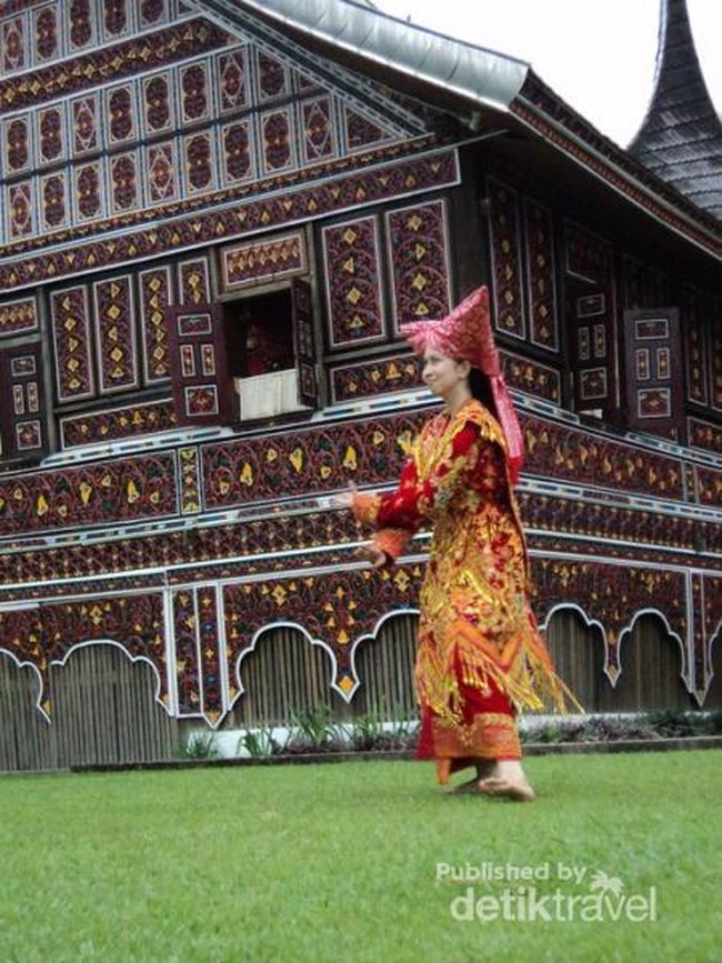 Pesona Sumatra Barat, Dari Kuliner Nikmat Sampai Rumah Gadang