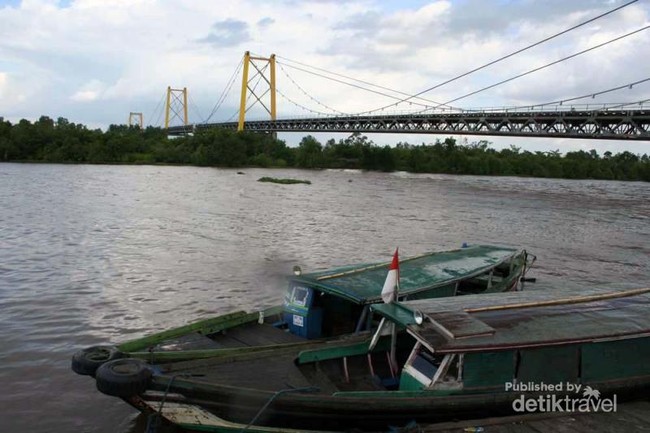 Pesona Sunset di Jembatan Barito, Kalimantan selatan