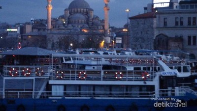 Pesona Turki, Dari Masjid Sampai Hotel Dalam Gua