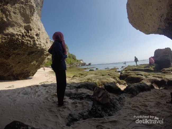 Petualangan ke Pantai Suluban, Bali
