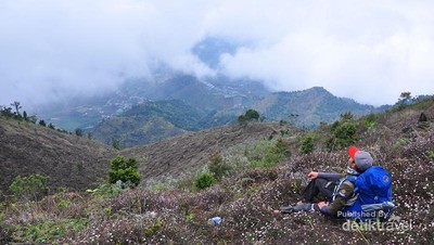 Petualangan Mendaki Gunung Prau Lewat Dieng Wetan