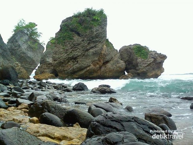 Pidakan, Pantai Perawan di Timur Pacitan