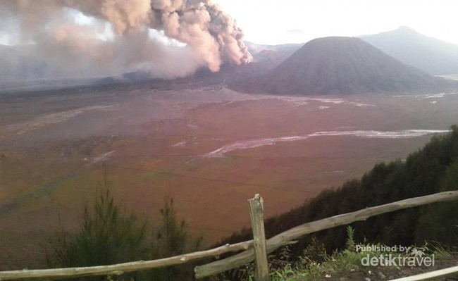 Potret Cantik Gunung Bromo di Kala Senja