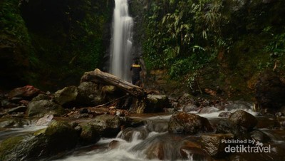 Potret Indah Curug Mandala di Subang