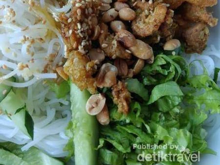 Potret Jajanan Pinggir Jalan Kota Nha Trang Vietnam