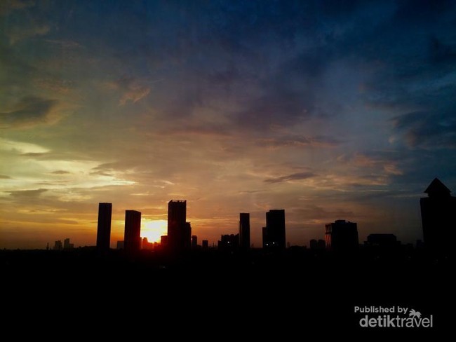 Potret Manis Senja di Selatan Jakarta