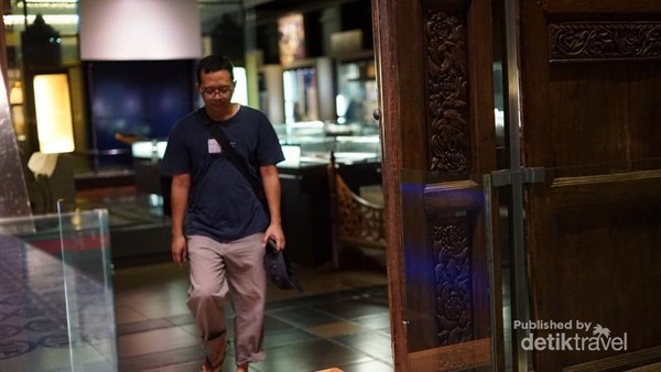 Suasana yang tenang, pencahayaan yang pas dan shut ruangan yang Seljuk menjadikan lebih konsentrasi untuk memahami setiap tahapan dari museum ini. Suasana yang tenang, pencahayaan yang pas dan shut ruangan yang Seljuk menjadikan lebih konsentrasi untuk memahami setiap tahapan dari museum ini.