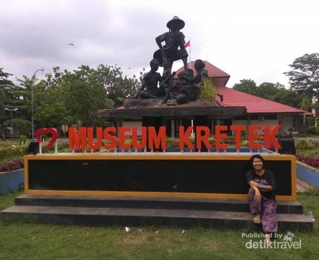 Potret Pembuatan Rokok di Masa Lalu