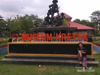 Potret Pembuatan Rokok di Masa Lalu
