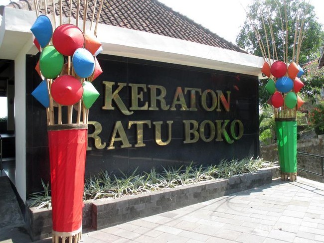 Potret Reruntuhan Keraton Ratu Boko