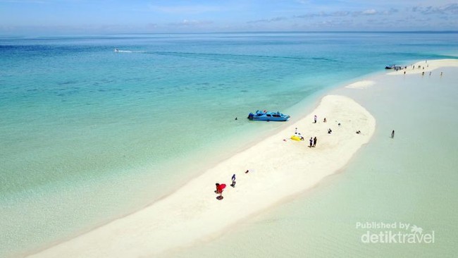 Pulau Ini Wajib Dikunjungi Saat ke Derawan