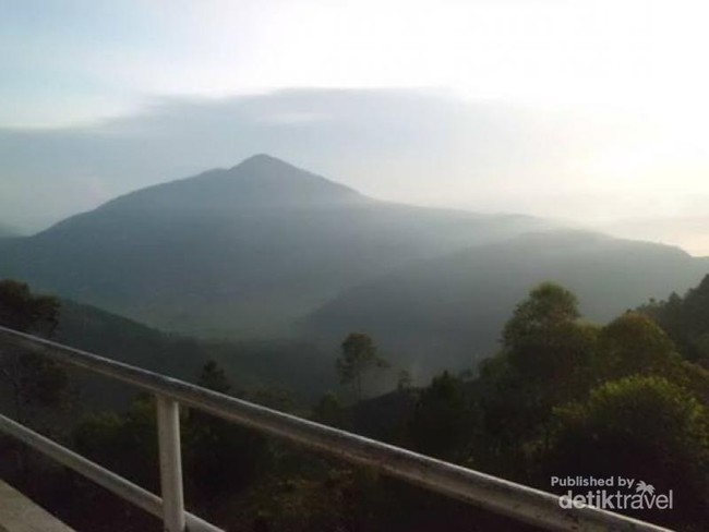 Pulau Samosir, Tempat Melihat Fajar Cantik di Danau Toba