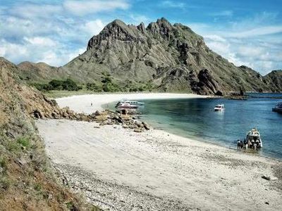 Pulau Seindah Ini Ada di Indonesia