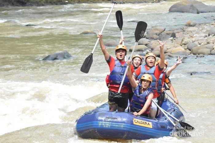 Rafting Seru di Sungai Citarik, Sukabumi