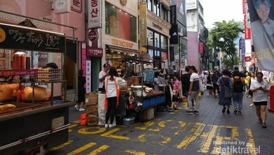 Ramainya Pusat Perbelanjaan di Myeongdong Seoul sebelum Corona