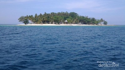 Randayan, Pulau Cantik yang Masih Sepi di Kalimantan Barat