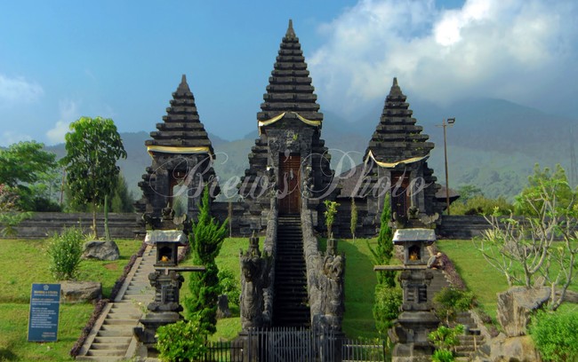 Rasakan Damai di Pura Parahyangan Agung Jagatkartta, Bogor