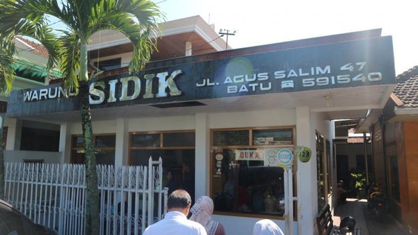 Rekomendasi Kuliner di Kota Batu, Jajallah Rawon di Warung Sidik