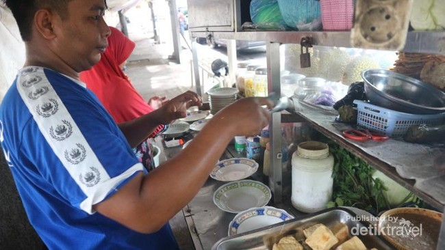 Rekomendasi Wisata Kuliner Tahu Gimbal di Semarang