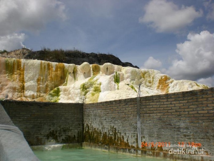 Rileks Dulu di Pemandian Air Panas Sipoholon, Sumut