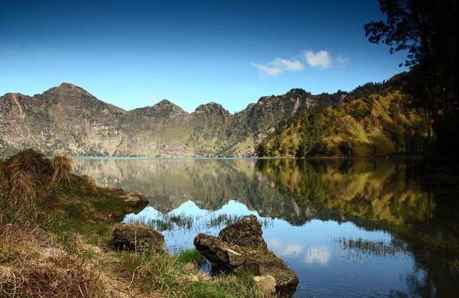 Rinjani Mempesona Sepanjang Jalan