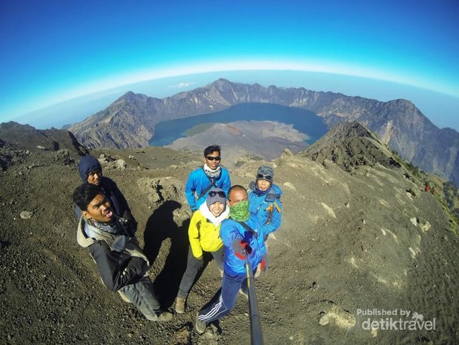 Rinjani, Salah Satu Gunung Tercantik di Indonesia