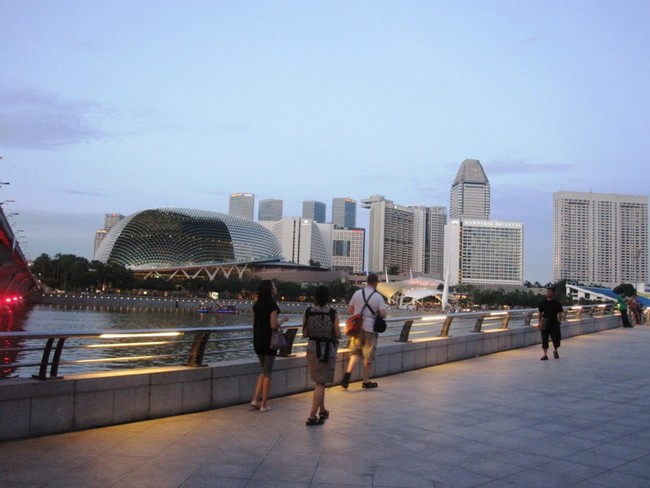 Romantisme Senja di Singapura